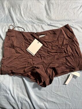 Reformation June Low Rise Shorts Cafe